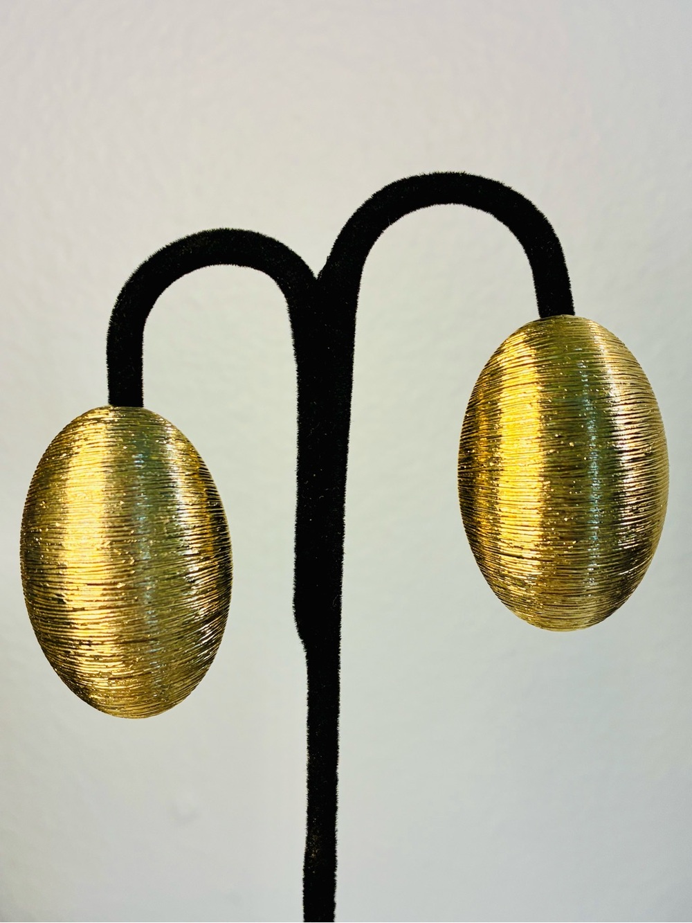 Premier USA Gold Textured Oval Clip-On Earrings Oversized Dramatic Metallic EUC
